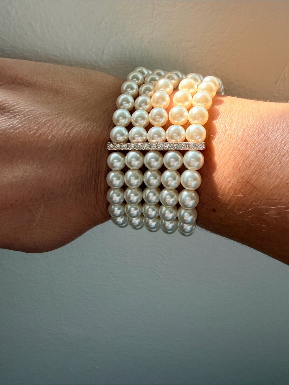 Classic Pearl Multi-Row Stretch Bracelet with Bar Accent - White
